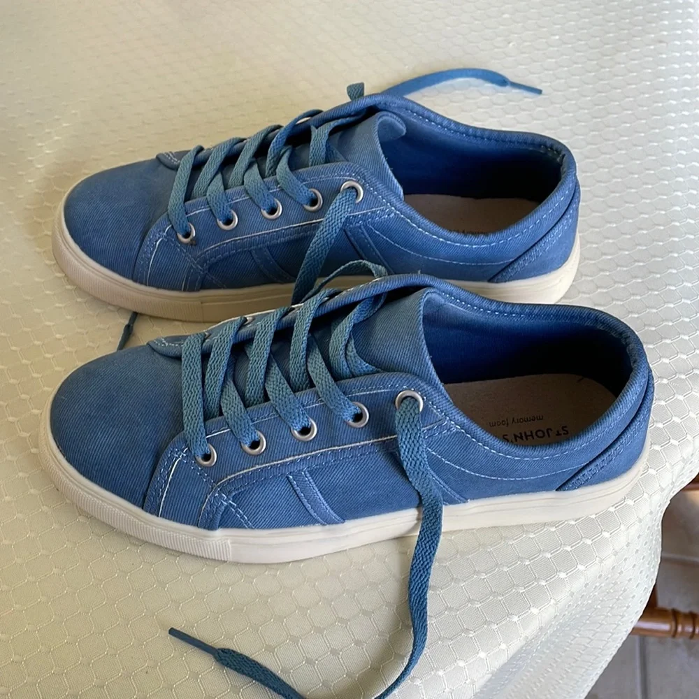Slate Blue Sneakers size 6M with memory foam - Picture 1 of 5